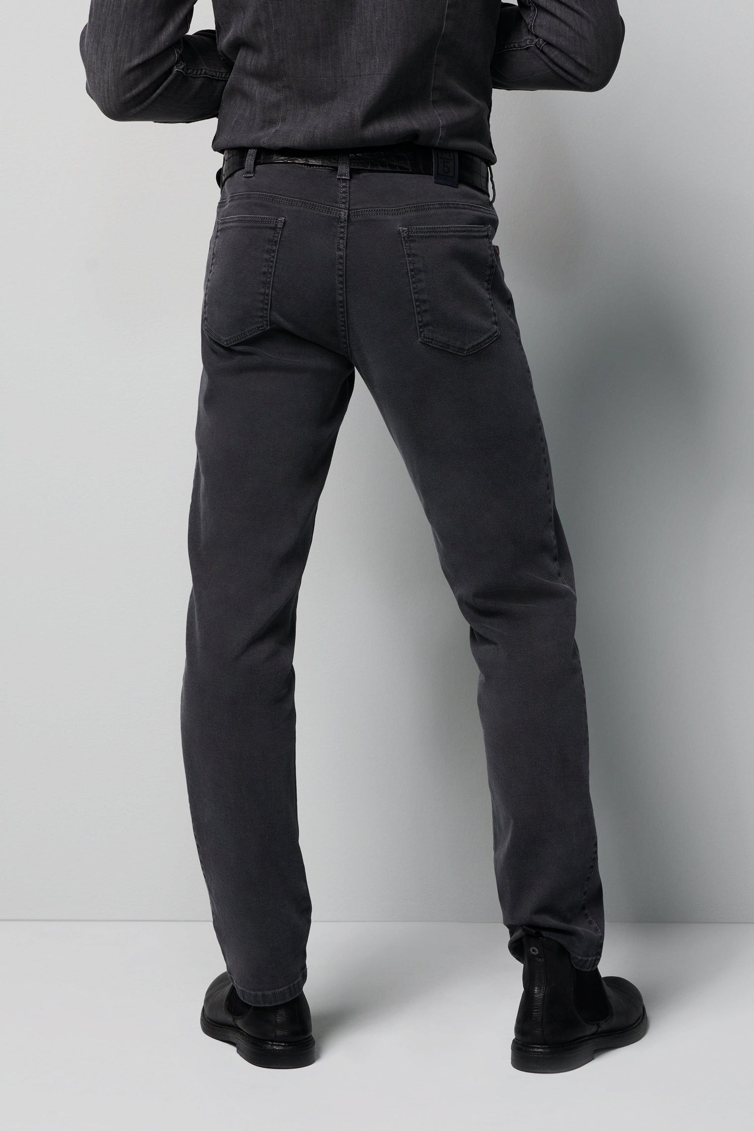 REGULAR 2-6170 PERFORMANCE DENIM