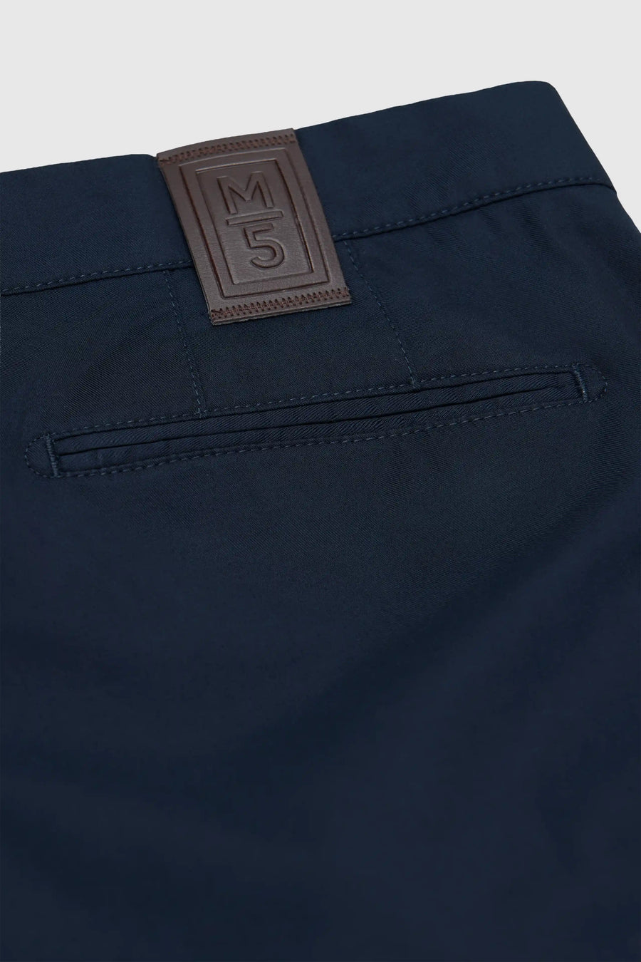 CHINO 1-6010 ULTRA-LIGHTWEIGHT, FUNCTIONAL CHINOS