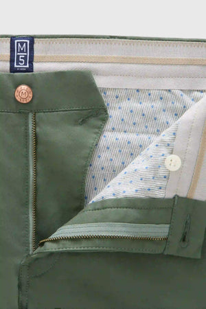 CHINO 1-6010 ULTRA-LIGHTWEIGHT, FUNCTIONAL CHINOS