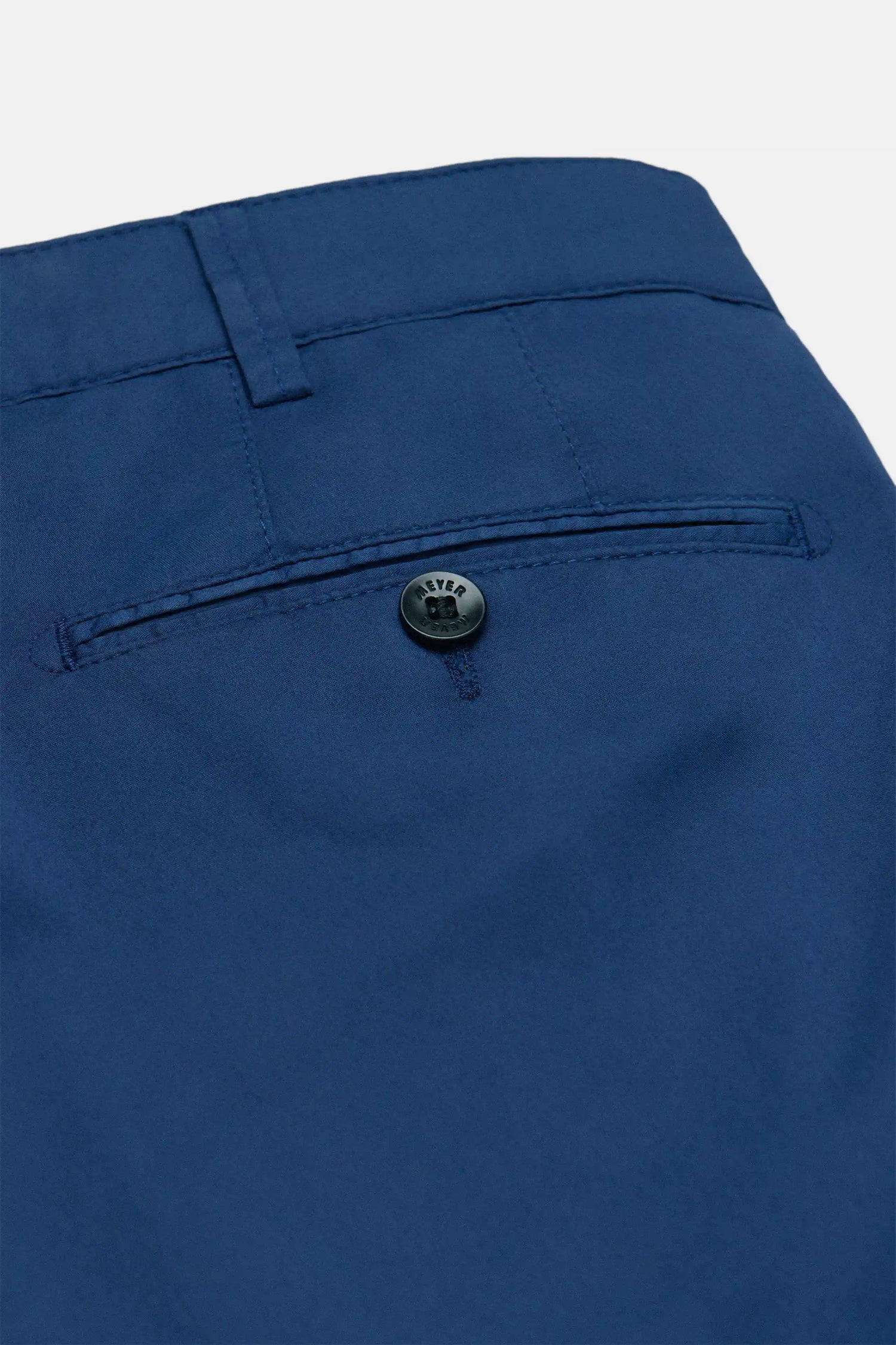 Bonn 1-8137 ULTRA-LIGHTWEIGHT ACTIVE CHINOS