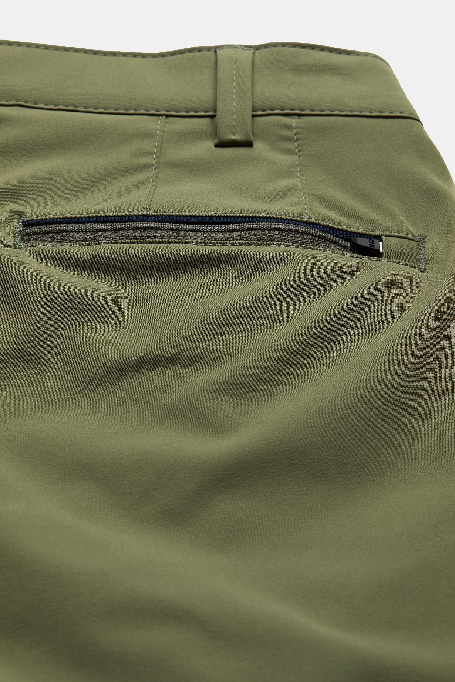 B-Arran 1-8070 ACTIVE • SHORT