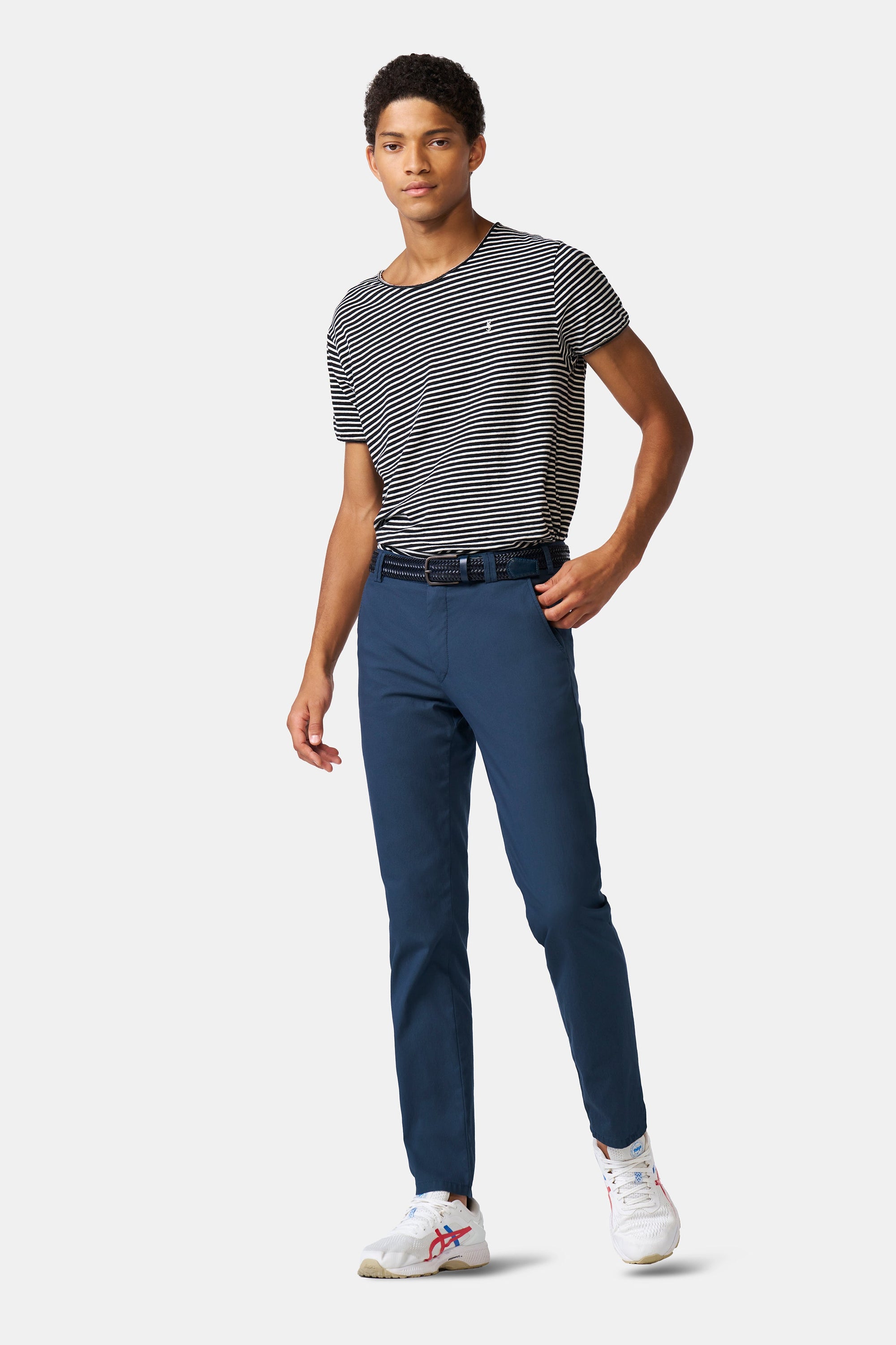 Bonn 1-8123 ACTIVE ∙ MICROFANCY