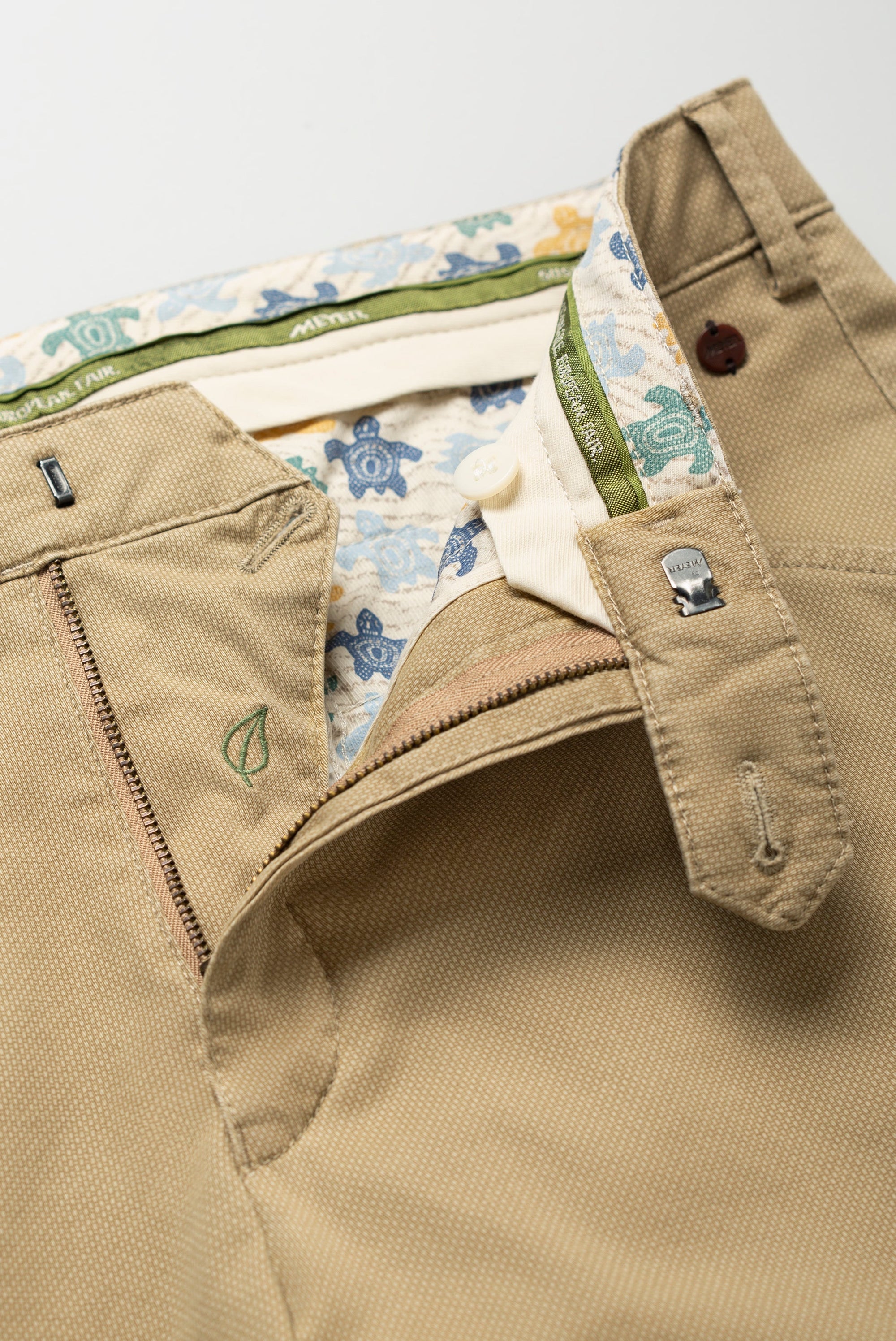 Chicago 1-5056 CASUAL MICRO PRINT